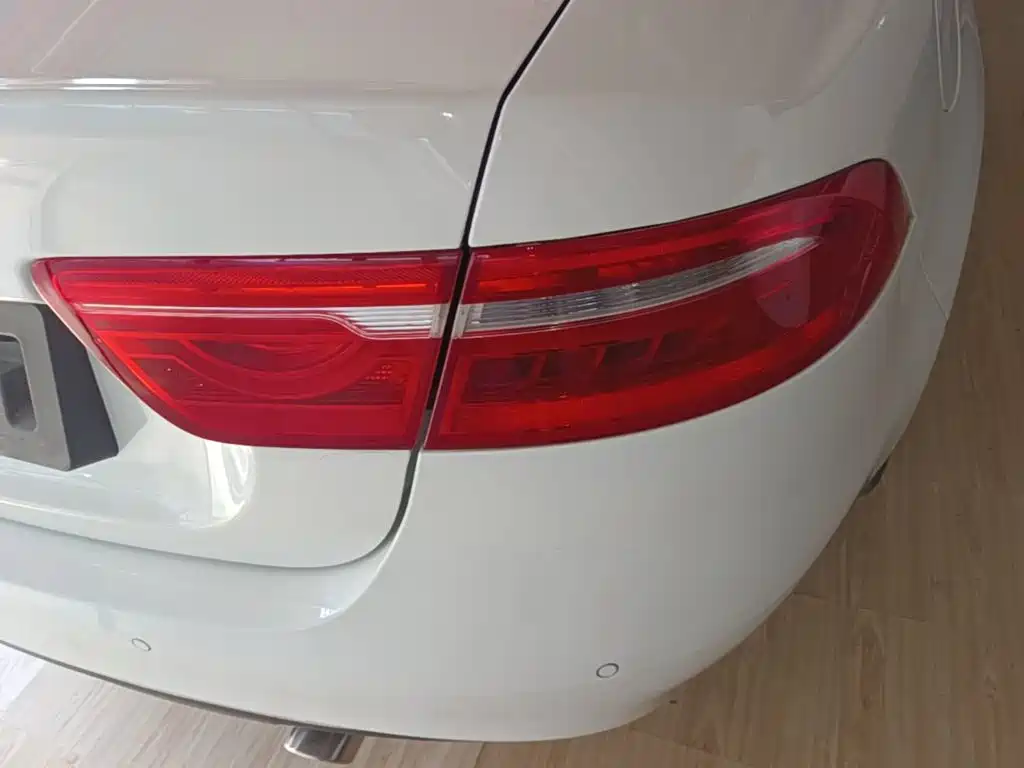 Jaguar XEL — миниатюра 8