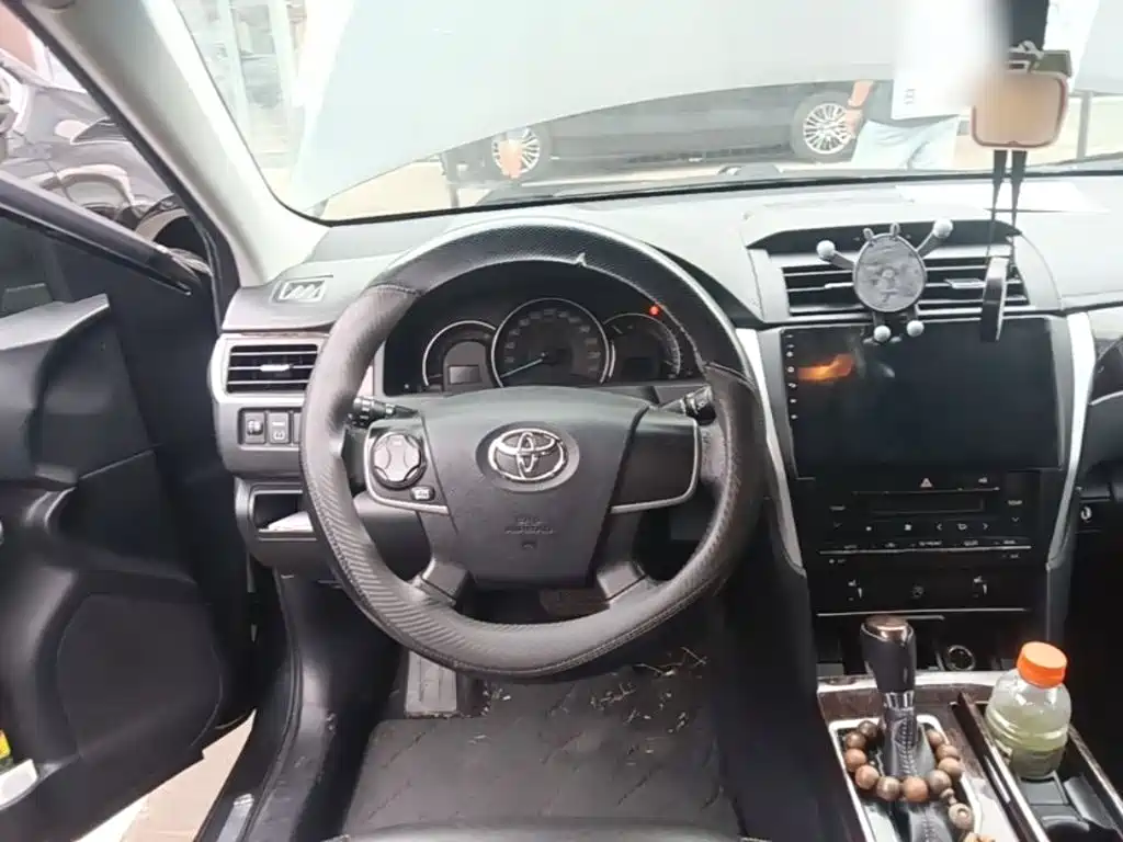 Toyota Camry — миниатюра 15