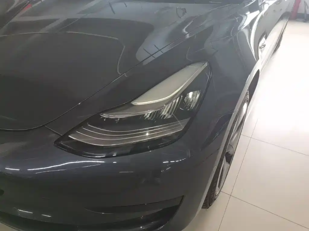 Tesla Model 3 — миниатюра 24