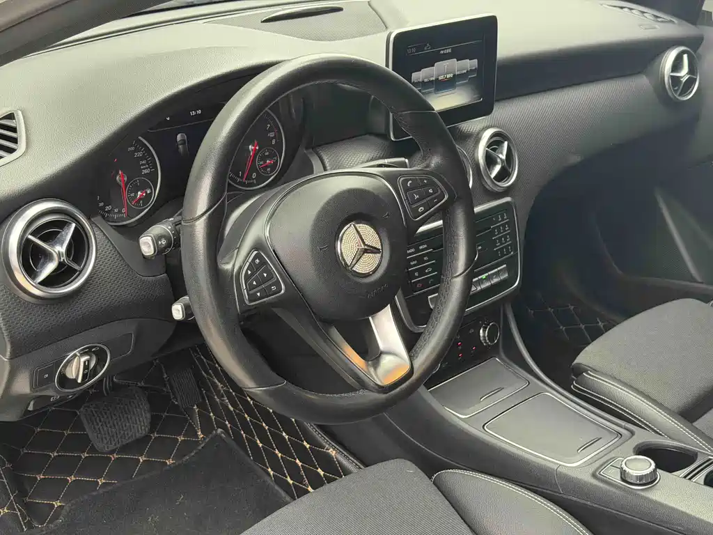 Mercedes-Benz A-Class (Import) — миниатюра 6