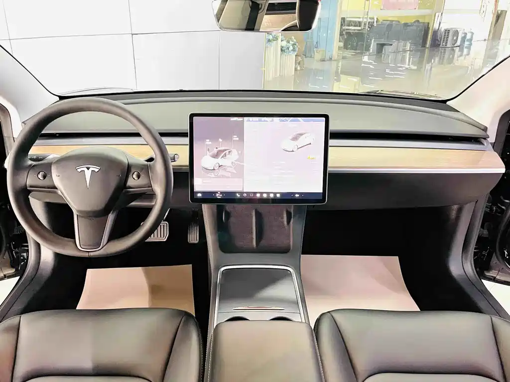 Tesla Model 3 — миниатюра 11