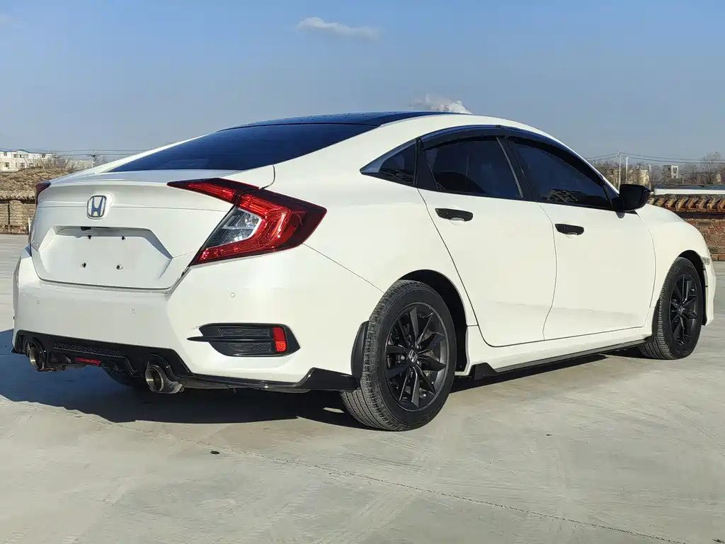 Honda Civic 2022 240TURBO CVT