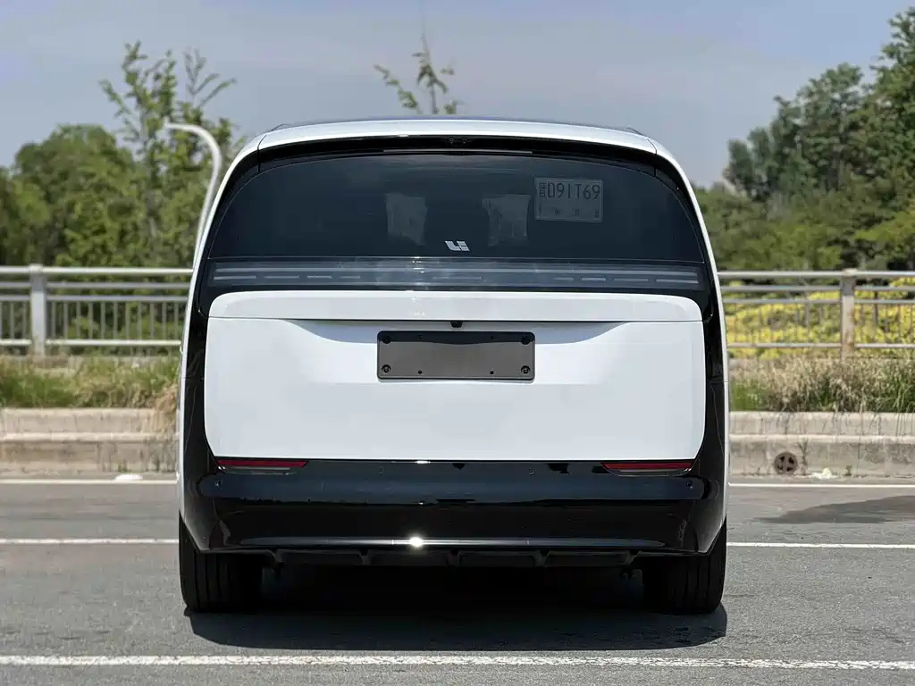 Li Auto Li MEGA — миниатюра 7