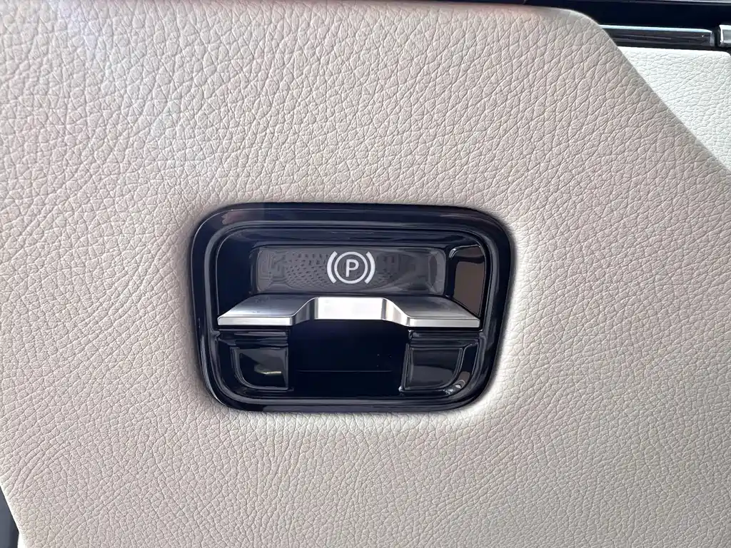 Mercedes-Benz S-Class — миниатюра 12