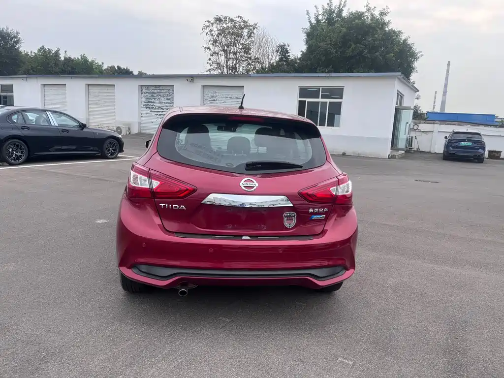 Nissan Tiida — миниатюра 2