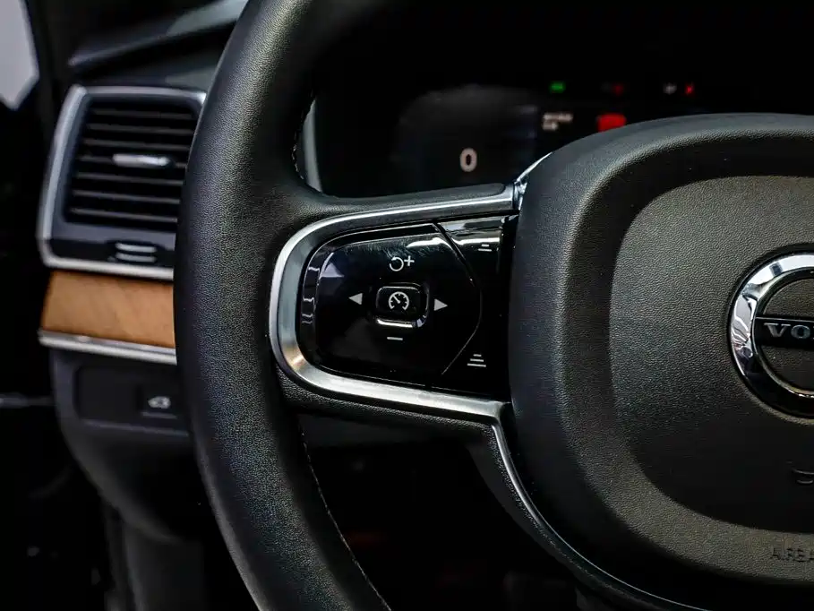 Volvo XC90 — миниатюра 27