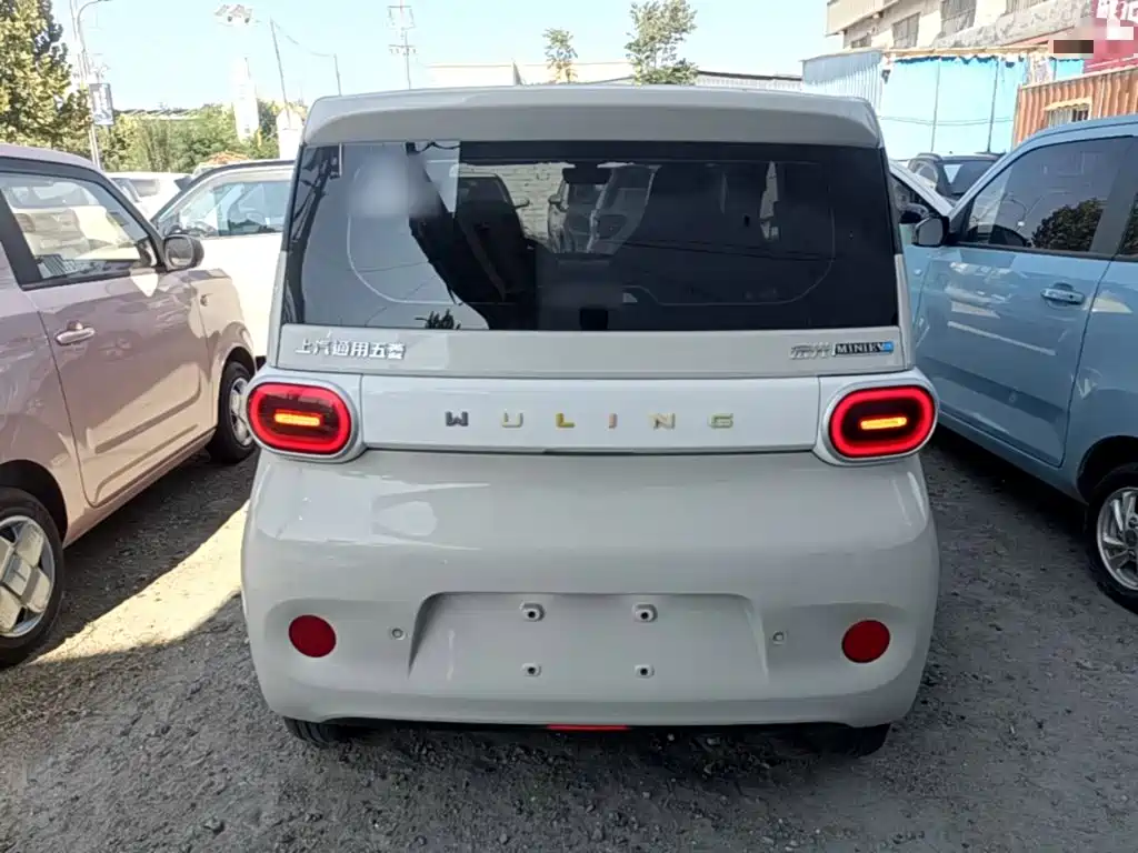 Wuling MINIEV — миниатюра 6
