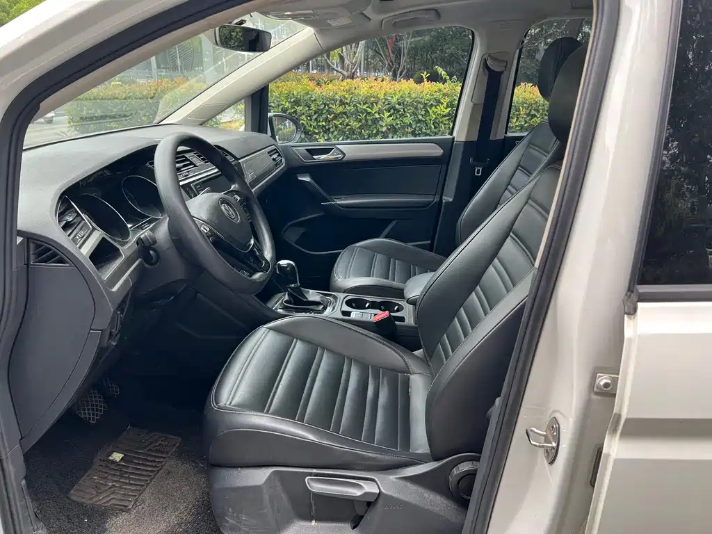 Volkswagen Touran — миниатюра 9