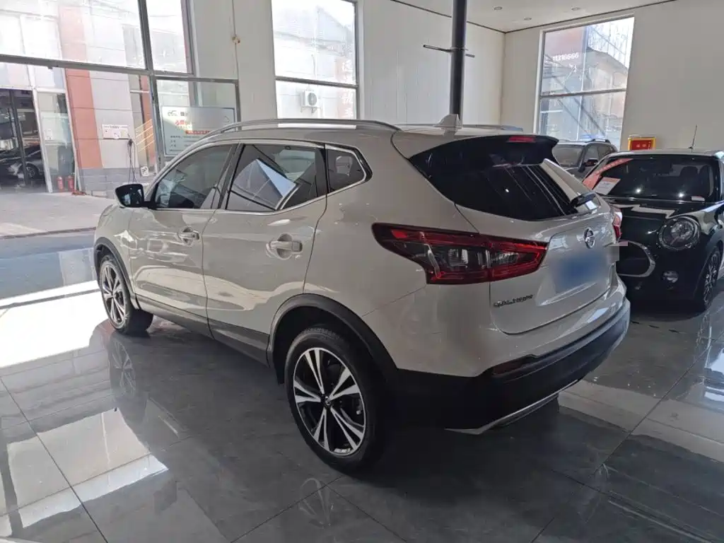 Nissan Qashqai — миниатюра 11