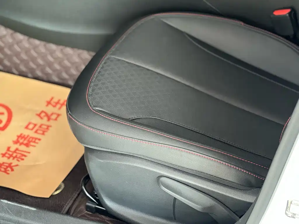 Buick Verano — миниатюра 10
