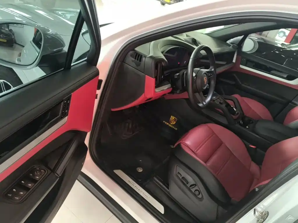 Porsche Cayenne — миниатюра 16