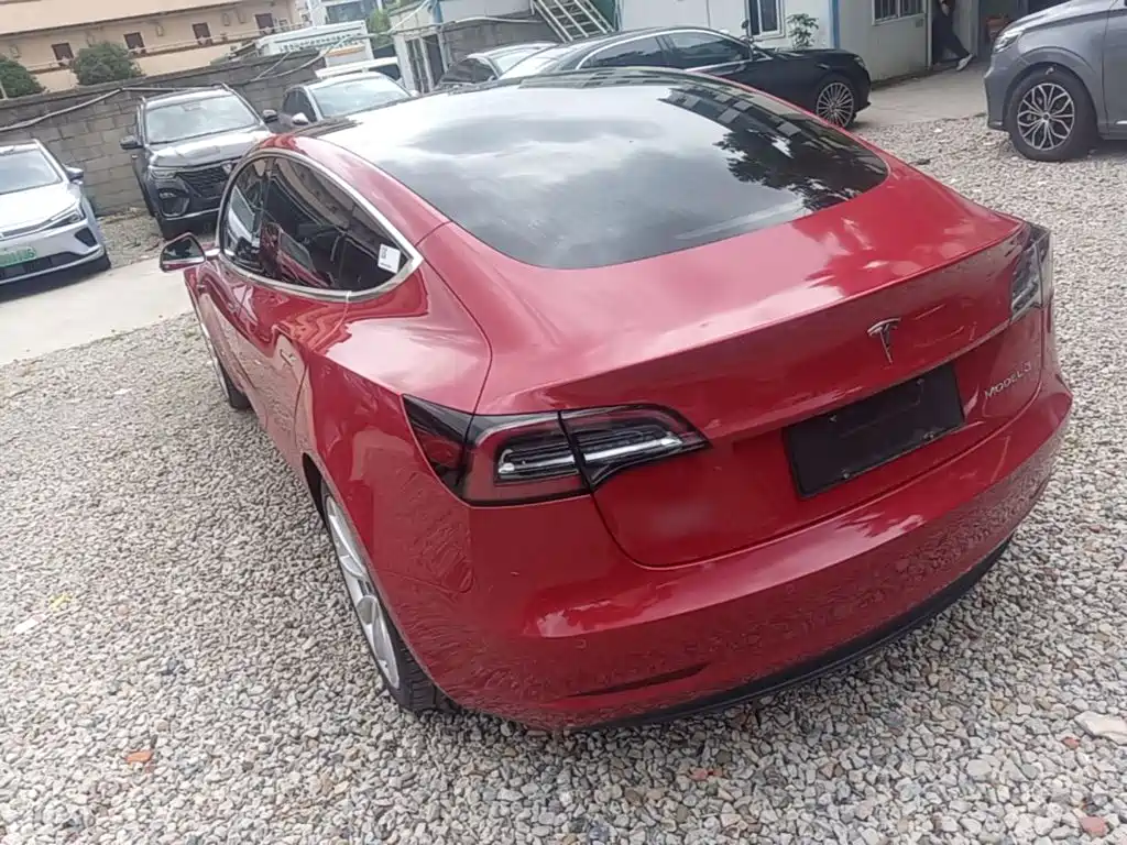 Tesla Model 3 — миниатюра 5