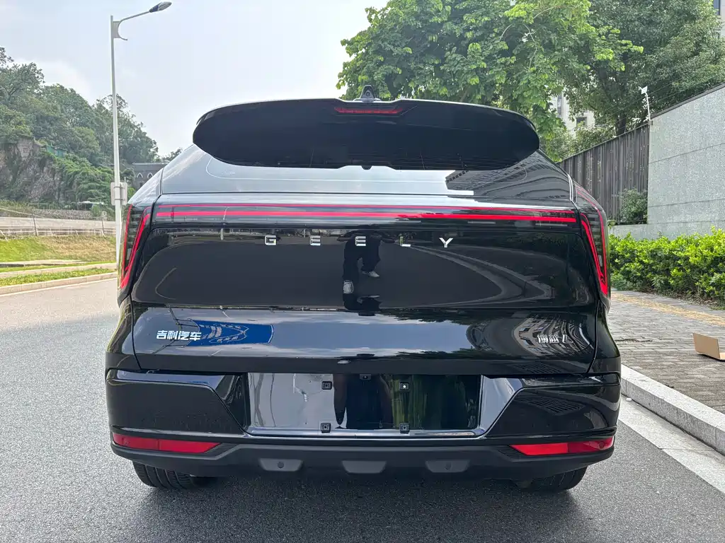 Geely Boyue L — миниатюра 21