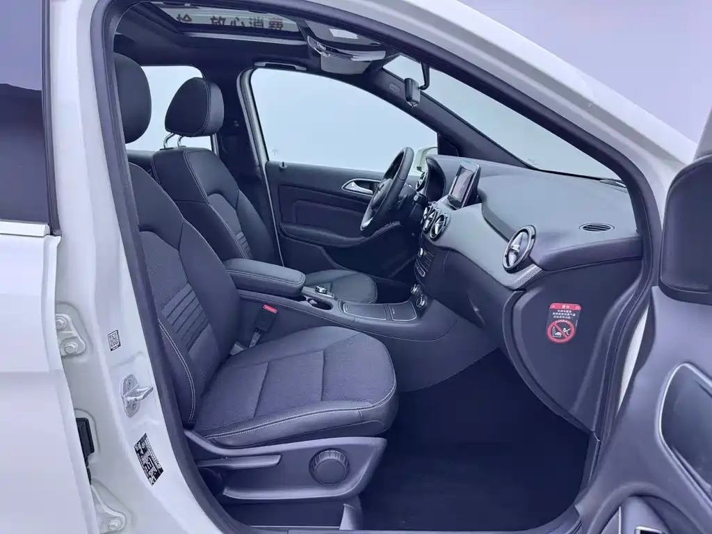 Mercedes-Benz B-Class — миниатюра 7