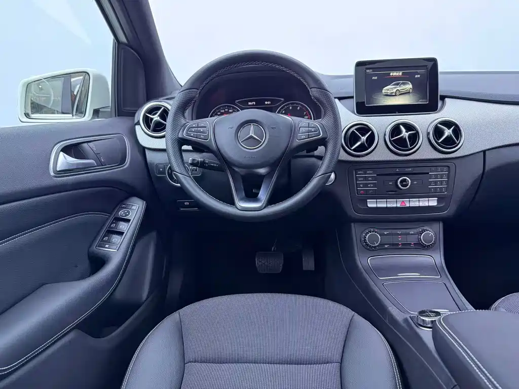 Mercedes-Benz B-Class — миниатюра 10
