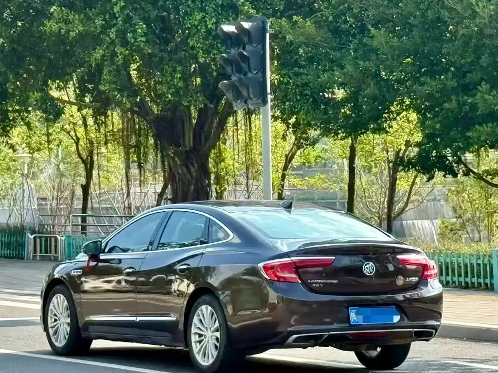 Buick LaCrosse — миниатюра 4