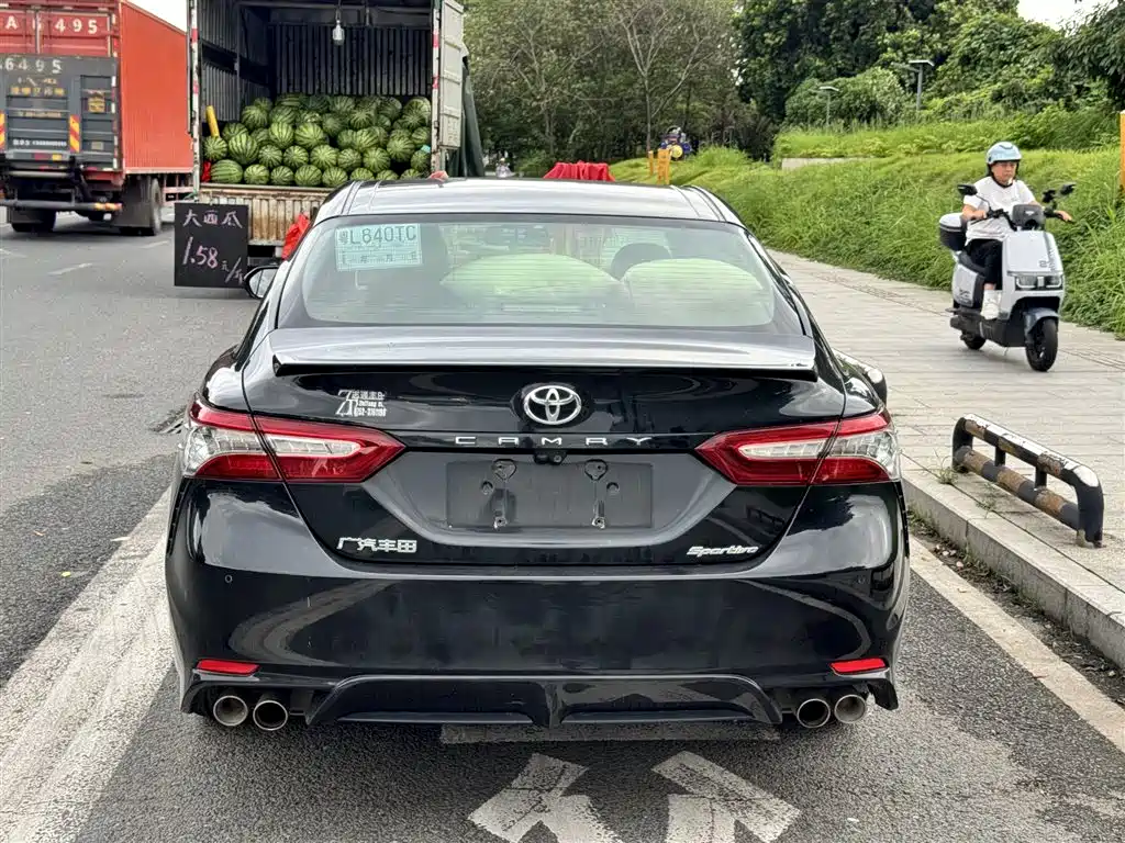 Toyota Camry — миниатюра 8