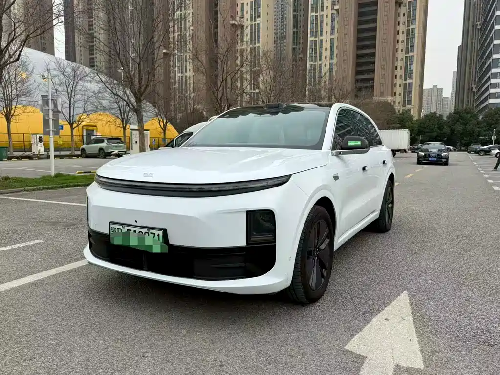 Li Auto Li L6 2025