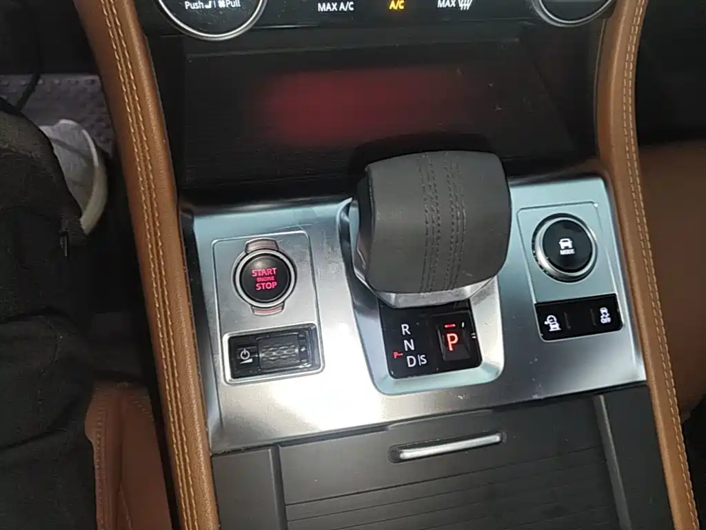 Jaguar F-PACE — миниатюра 14