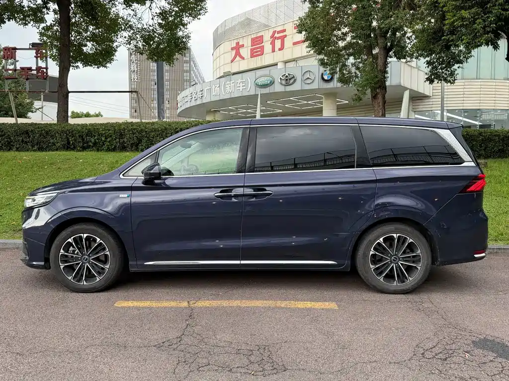 Roewe iMAX8 — миниатюра 3