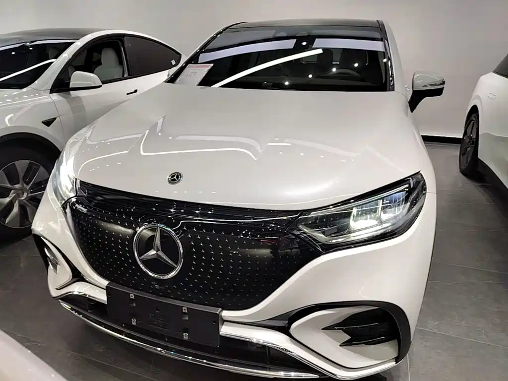 Mercedes-Benz EQE SUV — миниатюра 3
