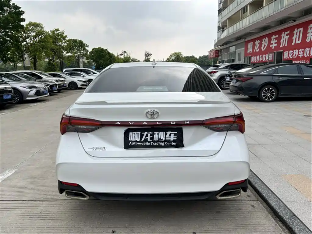Toyota Avalon — миниатюра 8