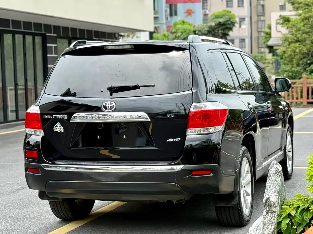 Toyota Highlander 2012 3.5L 7 мест