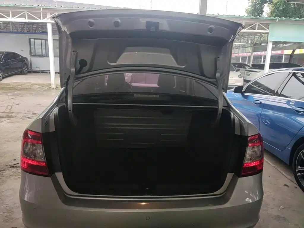 Skoda Rapid — миниатюра 19