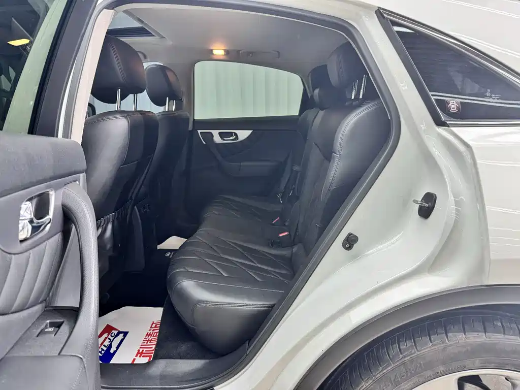 Infiniti FX 2011 FX35 Standard