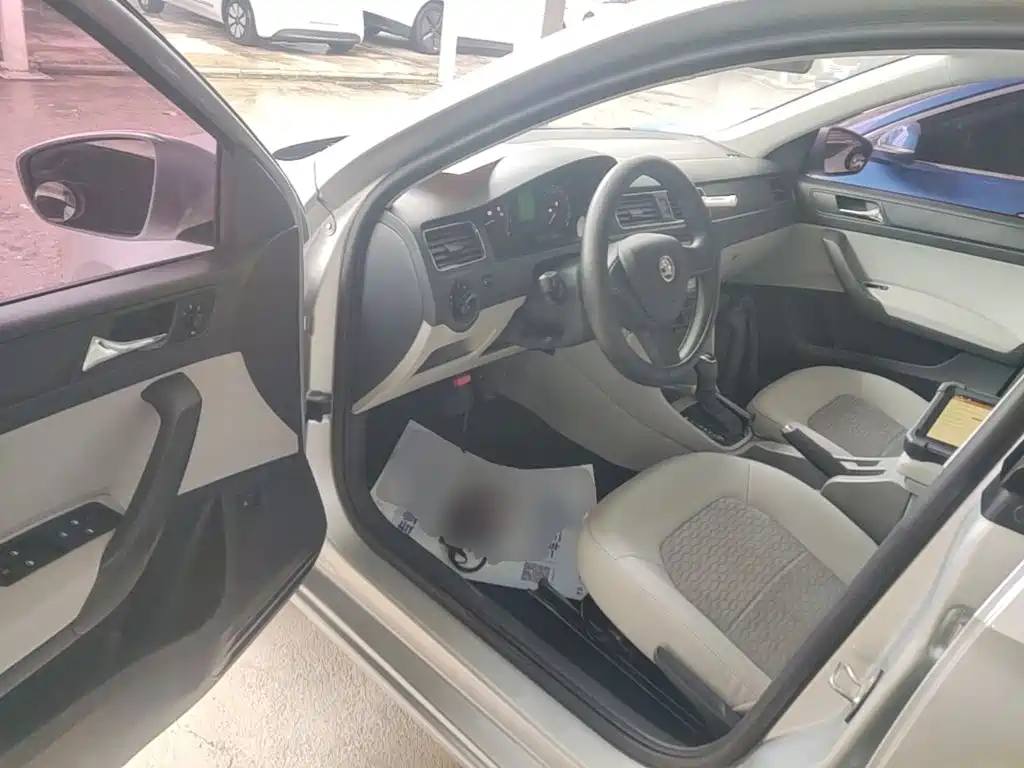 Skoda Rapid — миниатюра 16