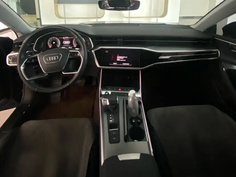 Audi A7L 2022 45 TFSI S-line