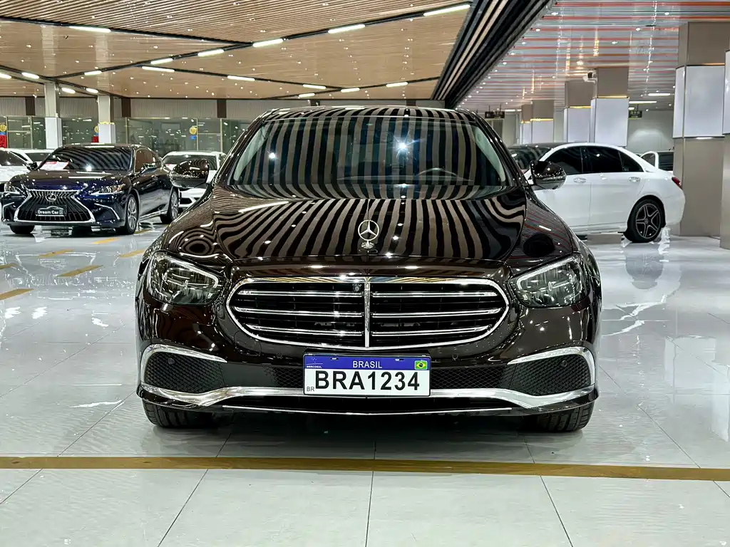 Mercedes-Benz E-Class — миниатюра 2