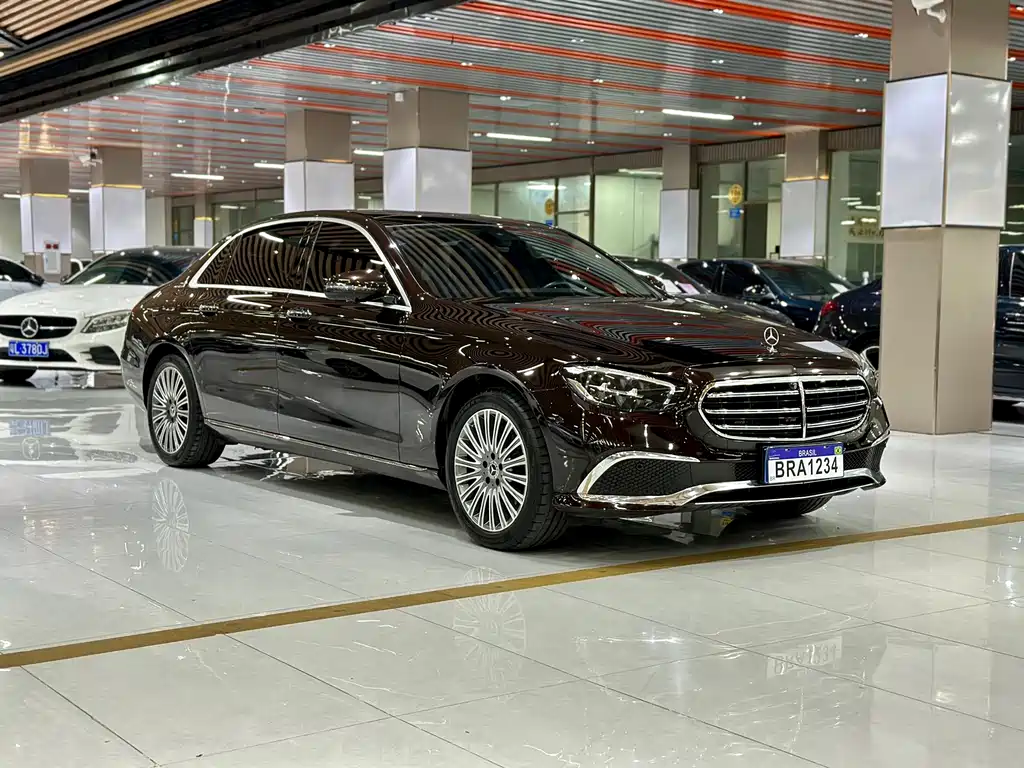 Mercedes-Benz E-Class — миниатюра 3