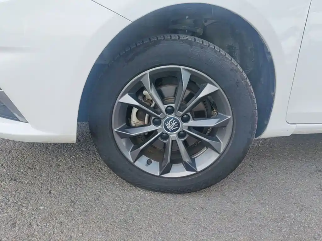 BYD Qin — миниатюра 23