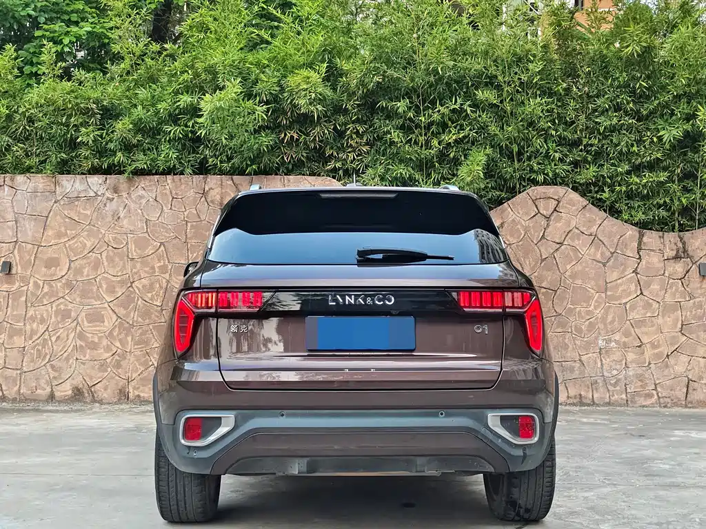 Lynk & Co 01 — миниатюра 5