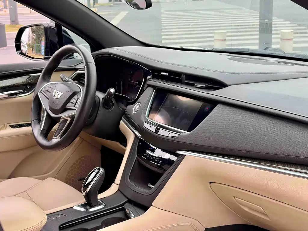 Cadillac XT5 — миниатюра 6