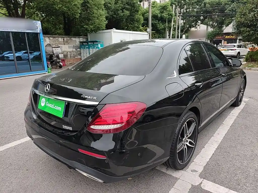 Mercedes-Benz E-Class — миниатюра 7