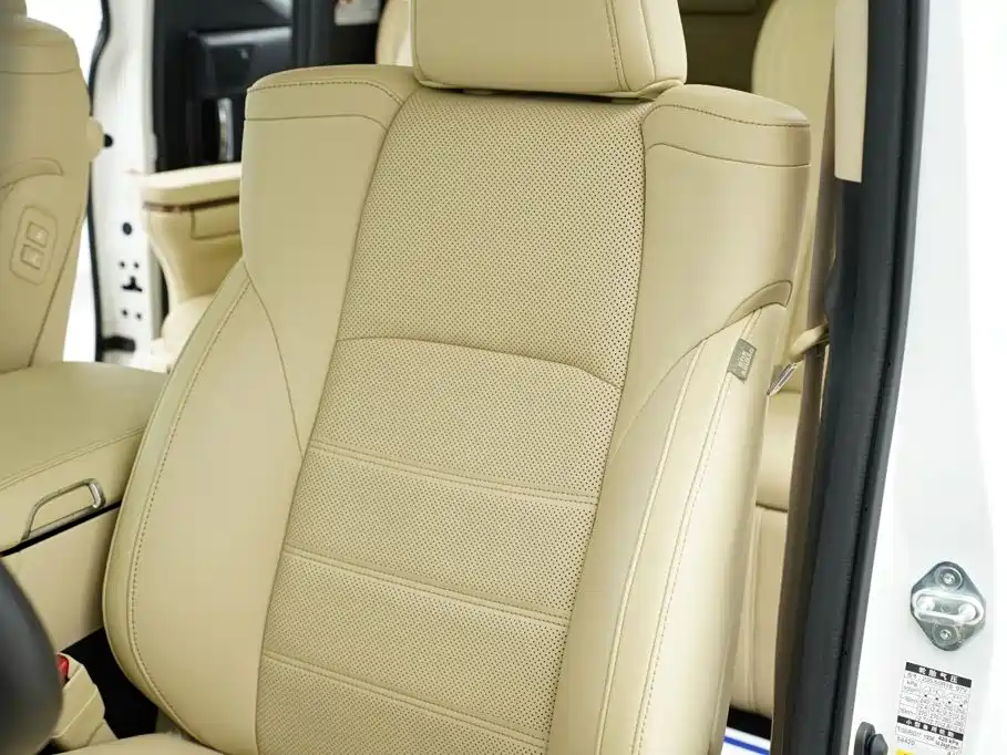 Toyota Alphard — миниатюра 6