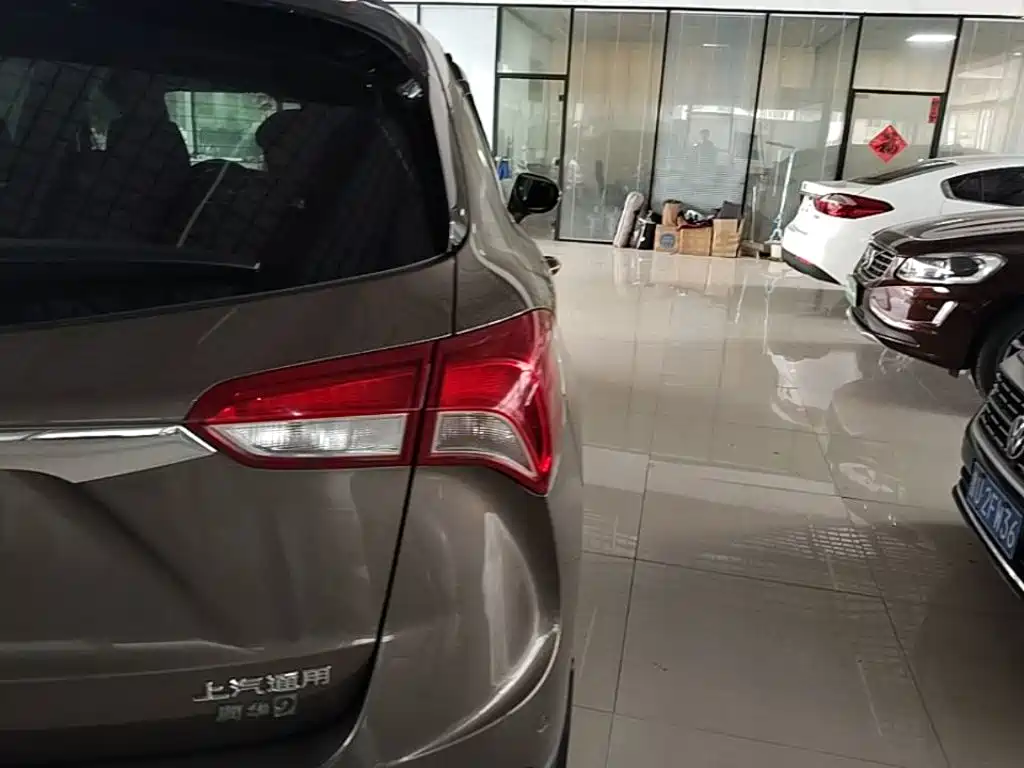 Buick Envision Plus — миниатюра 8