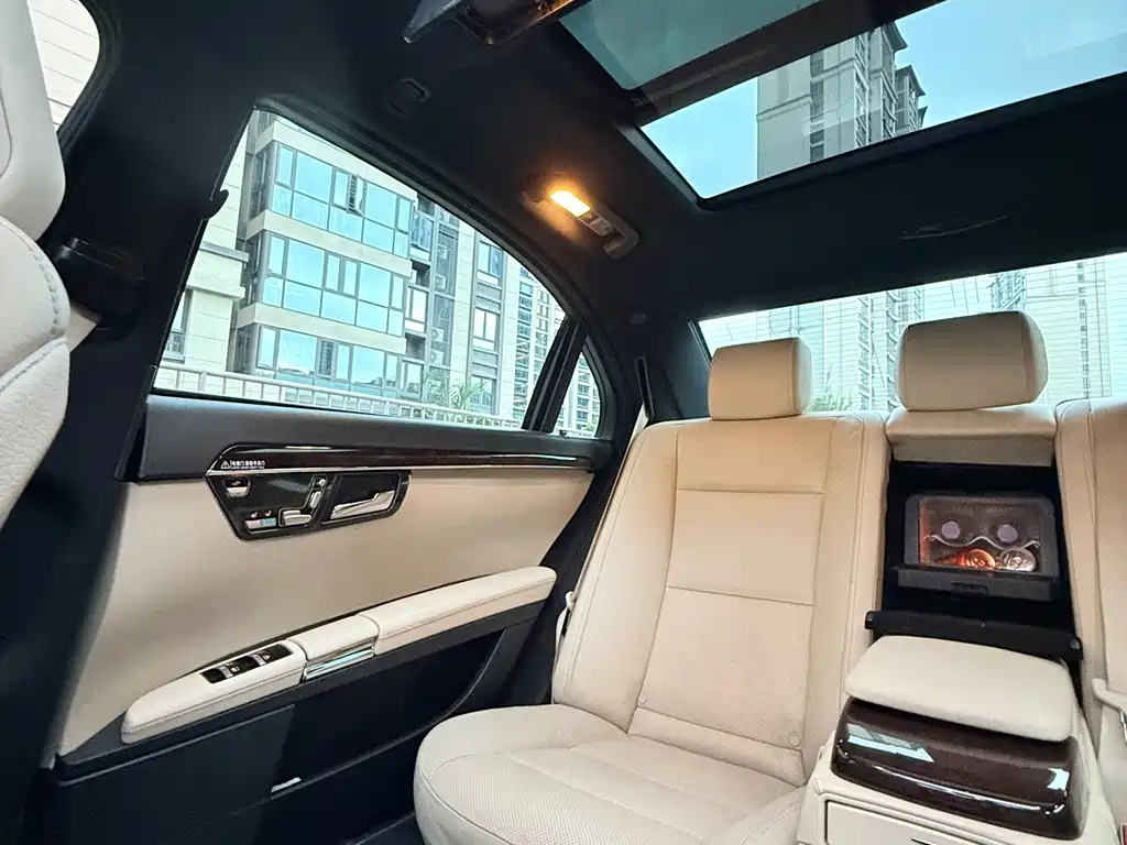 Mercedes-Benz S-Class — миниатюра 26