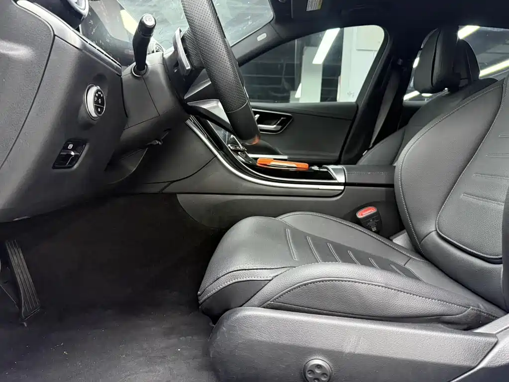 Mercedes-Benz C-Class — миниатюра 5