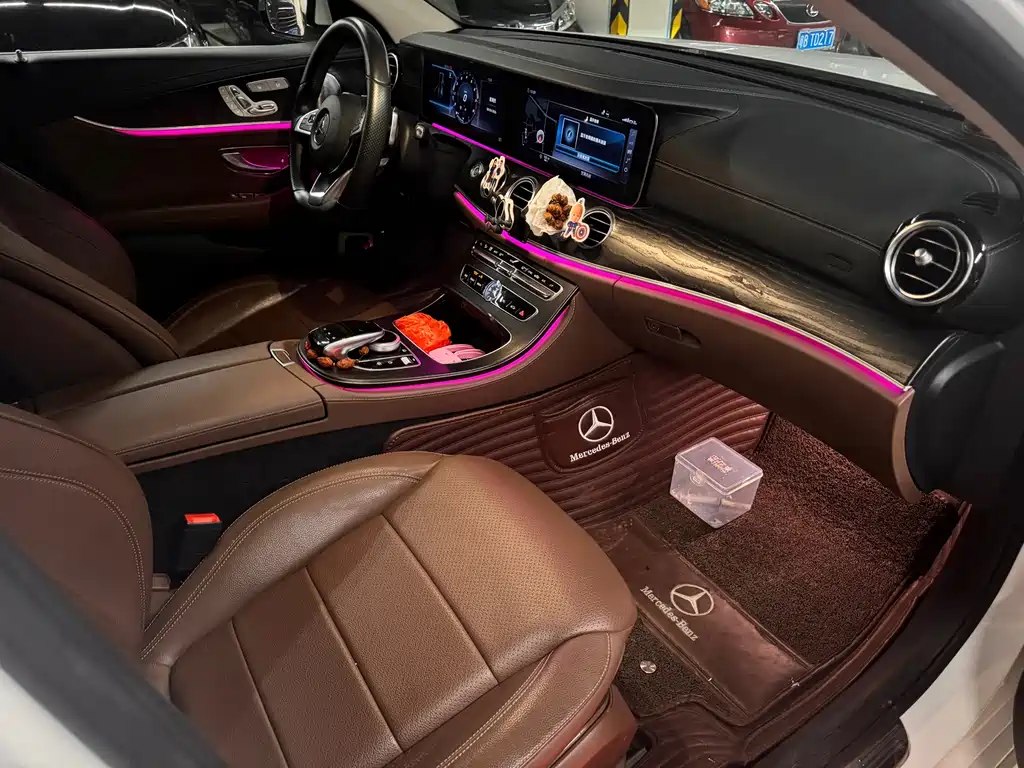 Mercedes-Benz E-Class — миниатюра 8