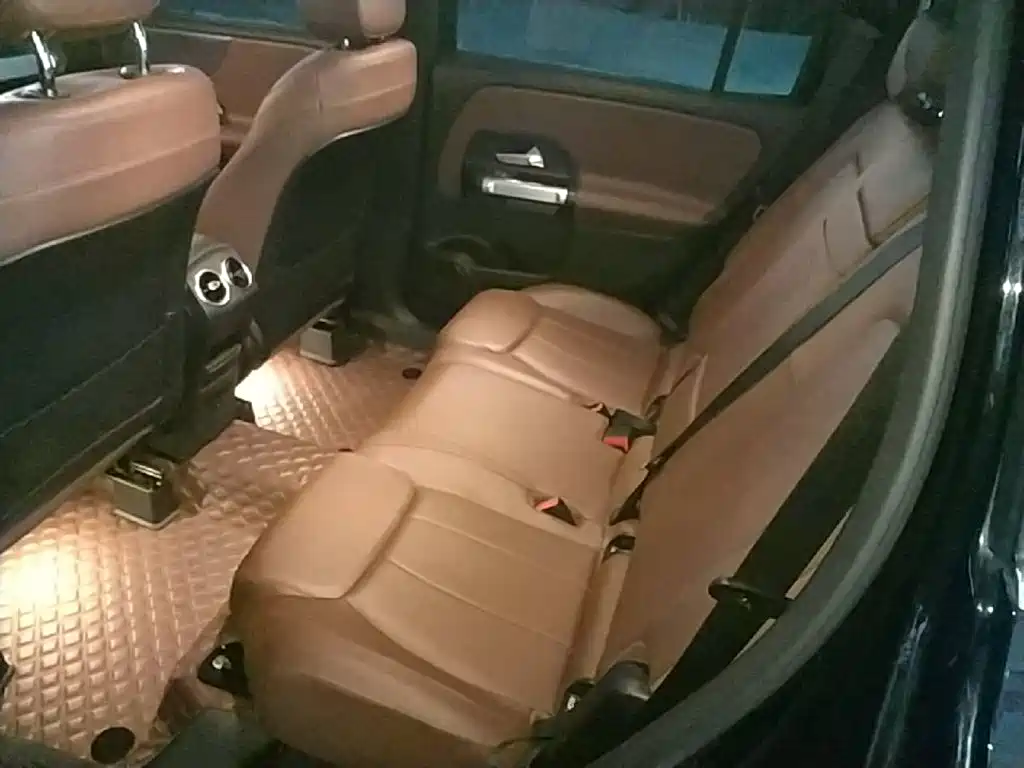 Mercedes-Benz GLB — миниатюра 17