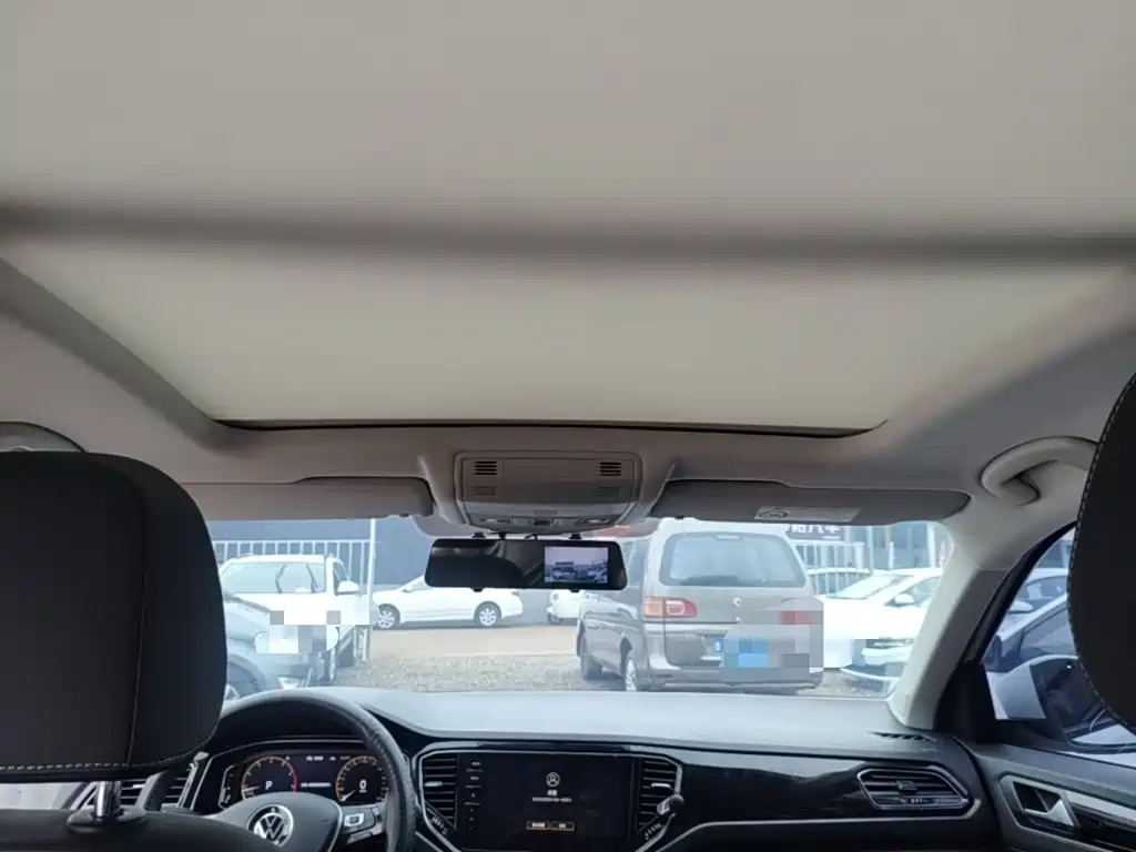 Volkswagen T-Roc — миниатюра 18