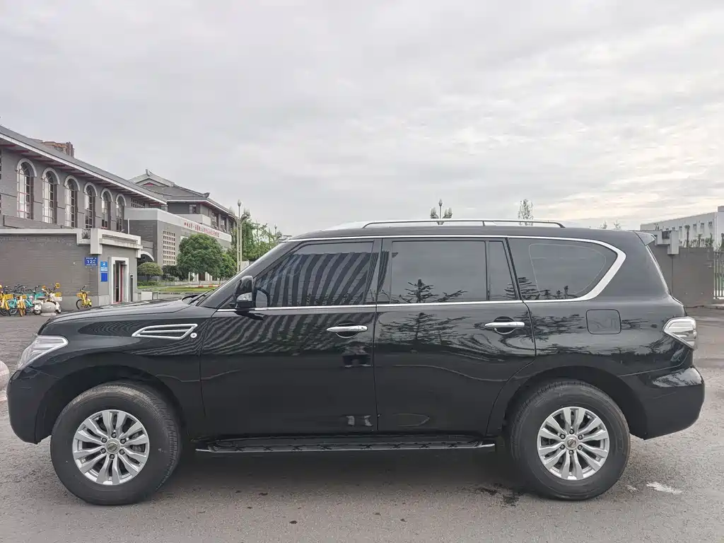 Nissan Patrol — миниатюра 3