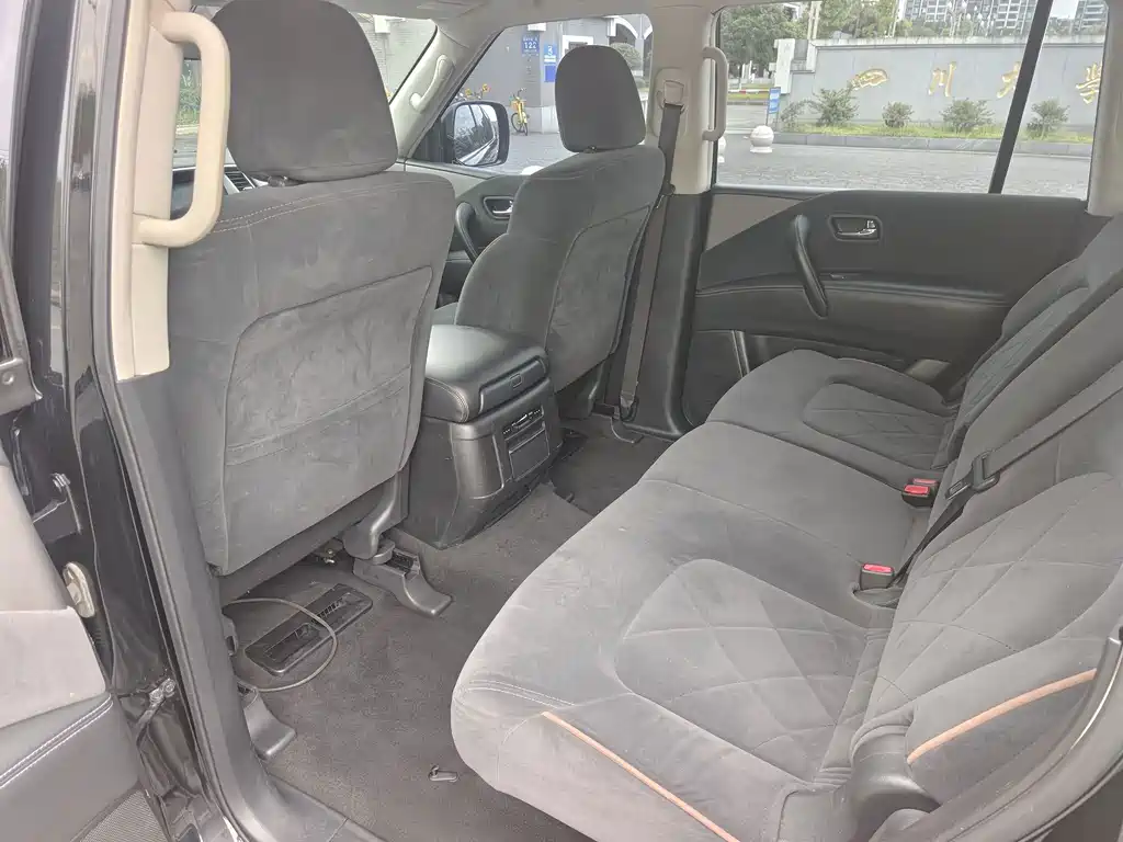 Nissan Patrol — миниатюра 8
