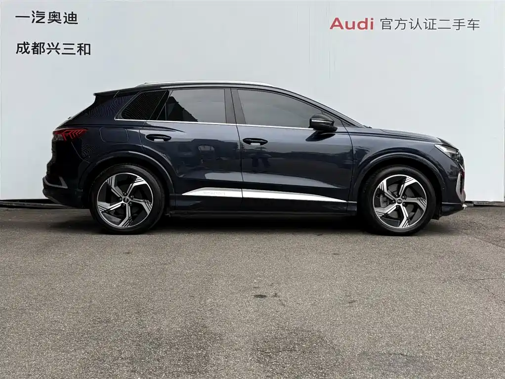 Audi Q4 e-tron — миниатюра 2