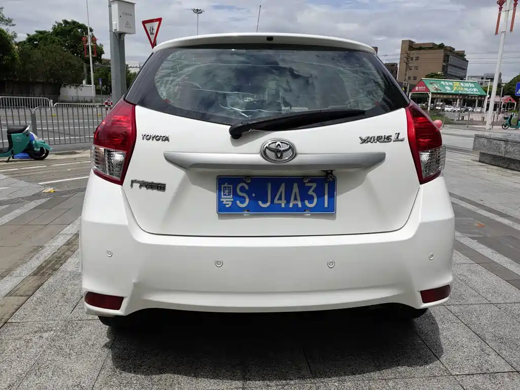 Toyota Yaris L — миниатюра 5