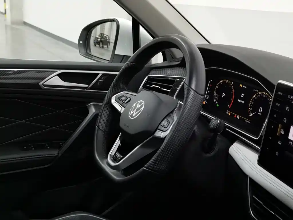 Volkswagen Tiguan L — миниатюра 22