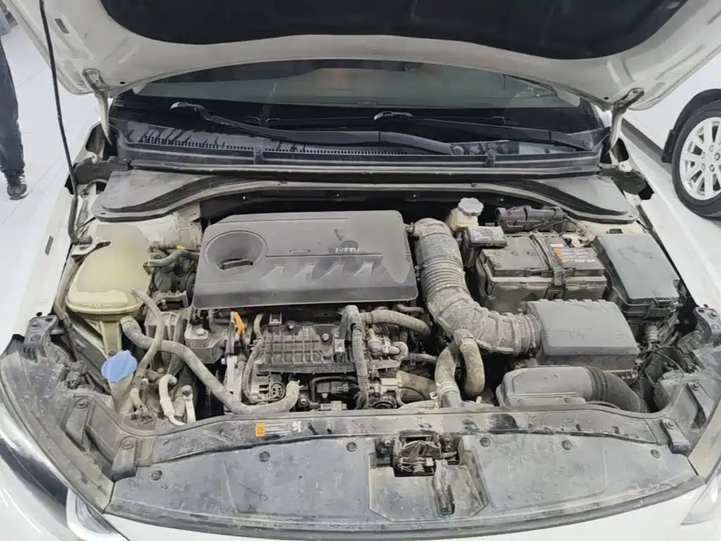 Hyundai Elantra — миниатюра 20
